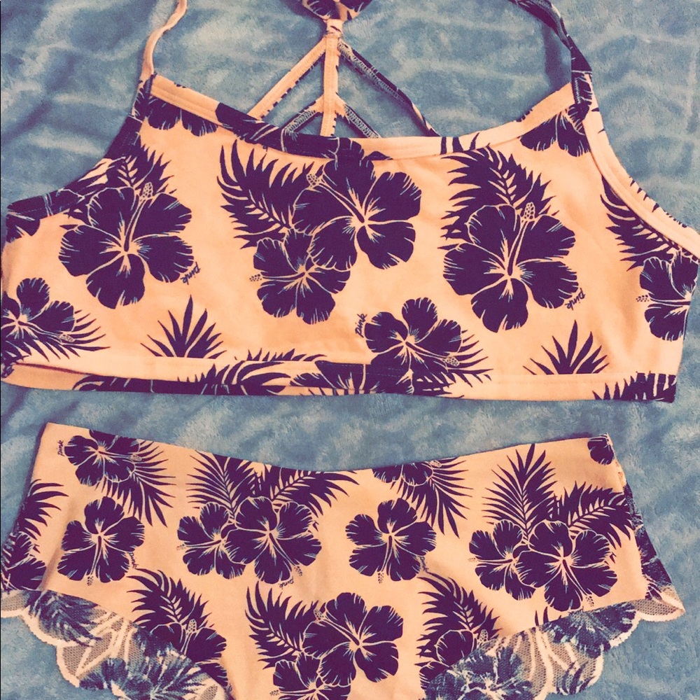 BRAND NEW MATCHING BRA & PANTY SET 👙